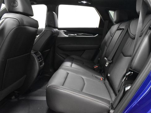 Used 2025 Cadillac XT5 Premium Luxury w/ LPO, Floor Liner Package FWD image 7