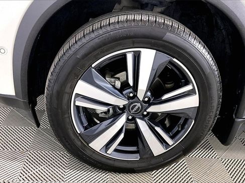 Used 2023 Nissan Rogue SL w/ SL Premium Package image 7