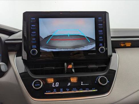 Used 2022 Toyota Corolla LE image 27