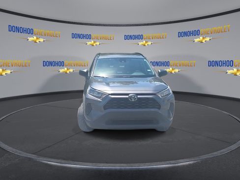 Used 2019 Toyota RAV4 LE FWD image 6