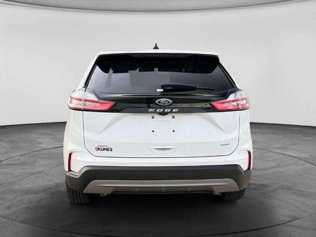 Used 2024 Ford Edge SEL AWD/4WD image 8