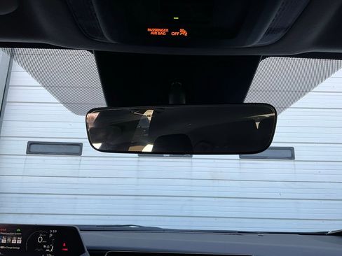 Used 2025 Toyota Prius LE image 16