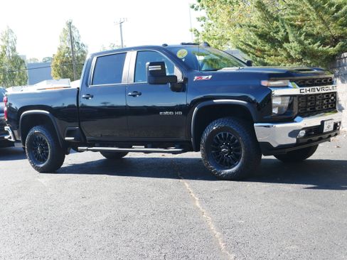 Certified 2022 Chevrolet Silverado 2500 LT w/ Convenience Package image 9