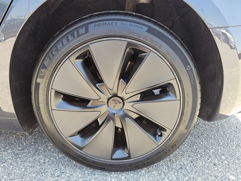 Used 2025 Tesla Model 3 Long Range RWD image 32