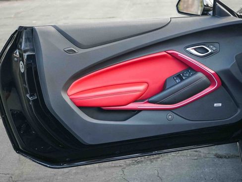 Used 2023 Chevrolet Camaro LT w/ Technology Package image 20