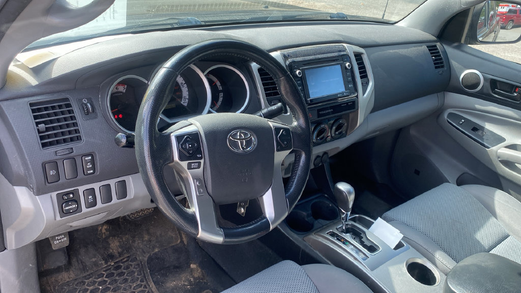 Used 2015 Toyota Tacoma PreRunner w/ TRD Sport Package RWD image 15