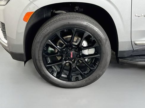 Used 2023 GMC Yukon XL SLT AWD/4WD image 29