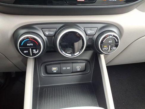 Certified 2024 Hyundai Venue SEL FWD image 23