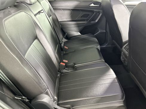Used 2024 Volkswagen Tiguan SE image 24