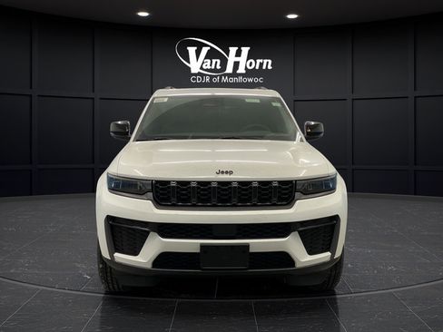 New 2026 Jeep Grand Cherokee Altitude AWD/4WD image 12