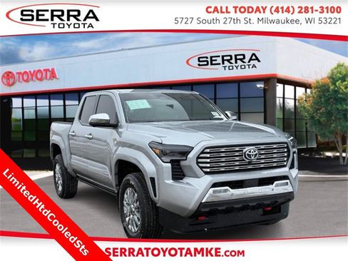Used 2025 Toyota Tacoma Limited image 1
