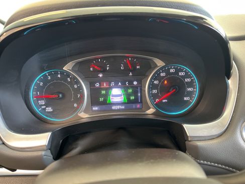 Used 2021 Chevrolet Traverse LT image 10