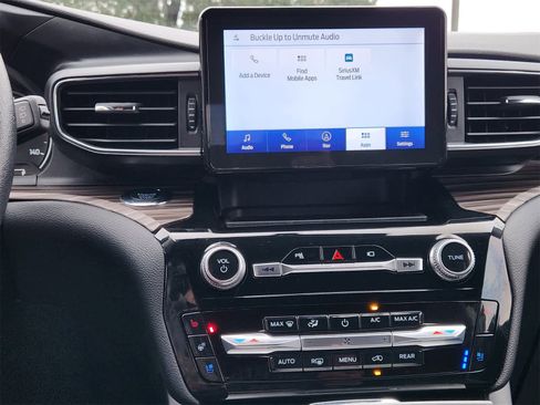 Used 2023 Ford Explorer Limited image 17