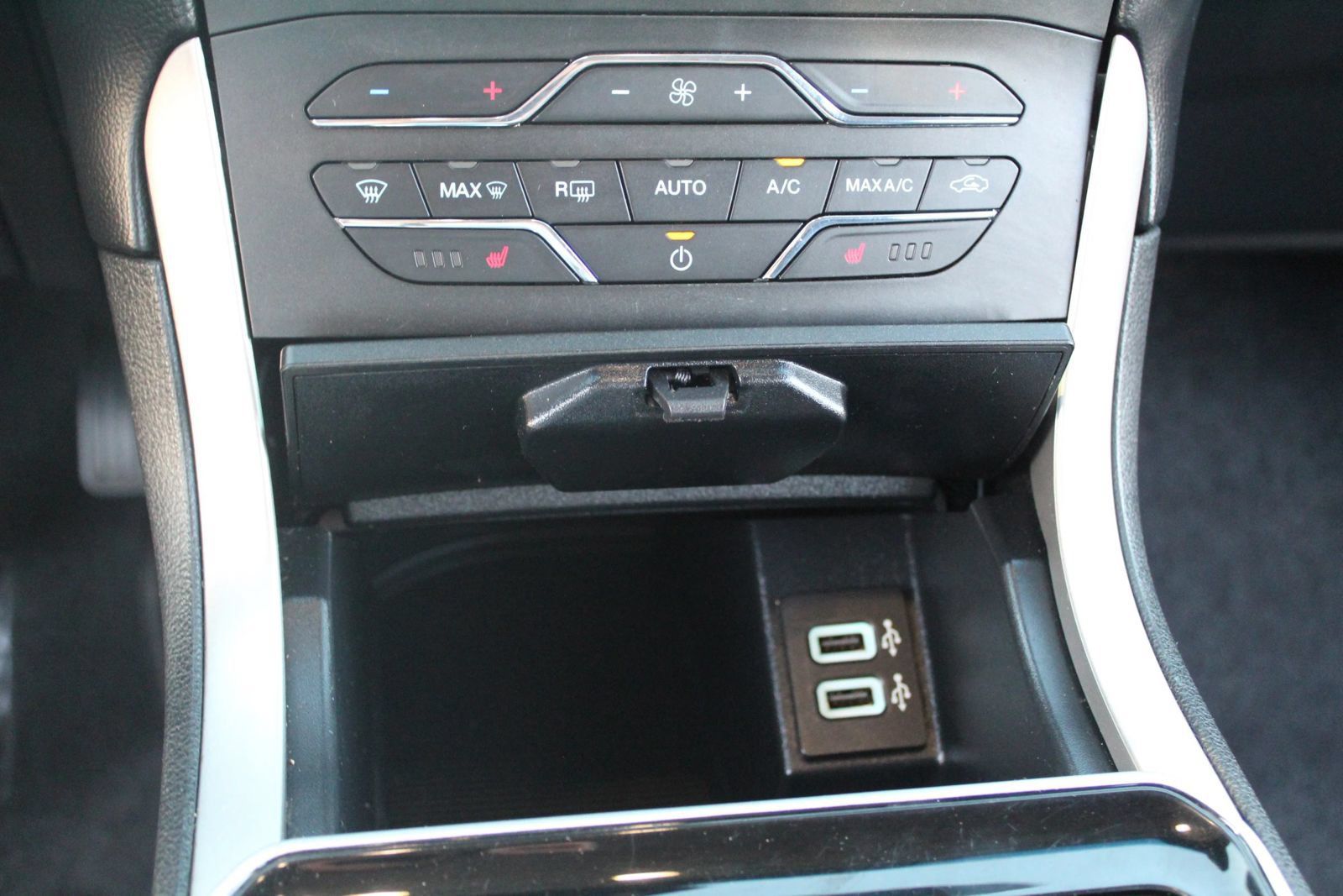 Used 2020 Ford Edge SEL AWD/4WD image 20