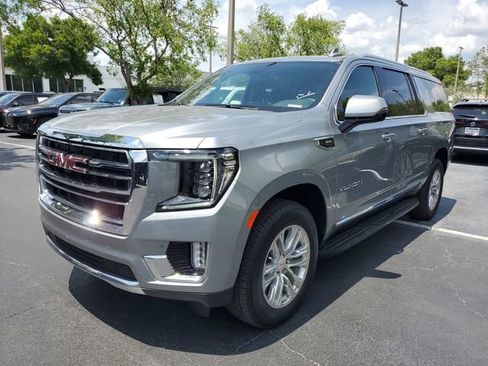 Used 2024 GMC Yukon XL SLT w/ SLT Luxury Package RWD image 2