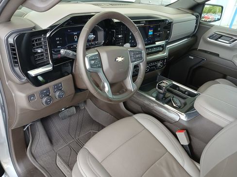 Used 2024 Chevrolet Silverado 1500 LTZ w/ LTZ Convenience Package II image 10