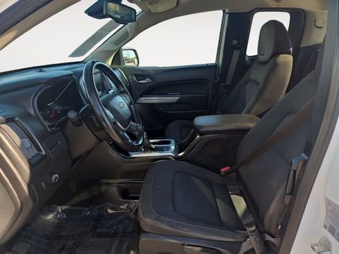 Used 2022 Chevrolet Colorado LT w/ Fleet Safety Package image 9