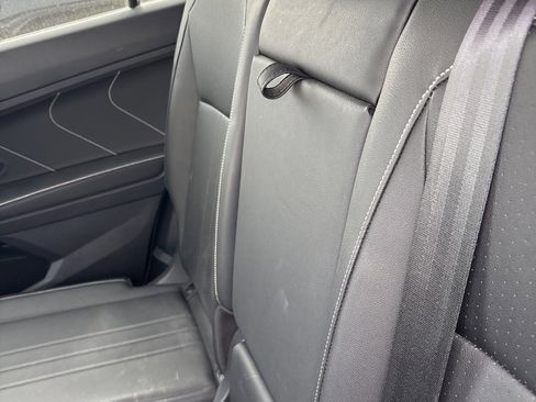 Used 2023 Volkswagen Tiguan SE image 13