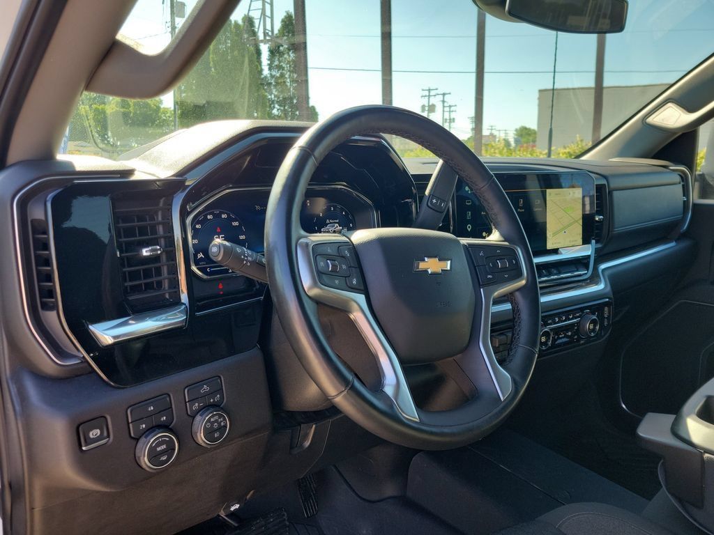 Used 2025 Chevrolet Silverado 2500 LT AWD/4WD image 23