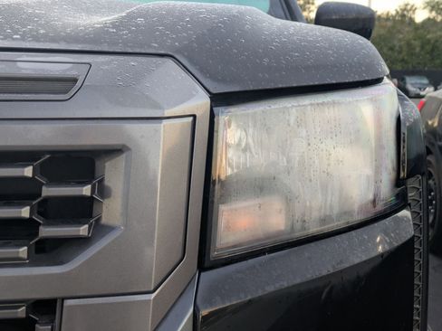 Used 2025 Nissan Frontier SV image 4