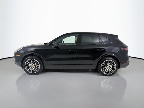 Certified 2023 Porsche Cayenne Platinum Edition AWD/4WD image 2