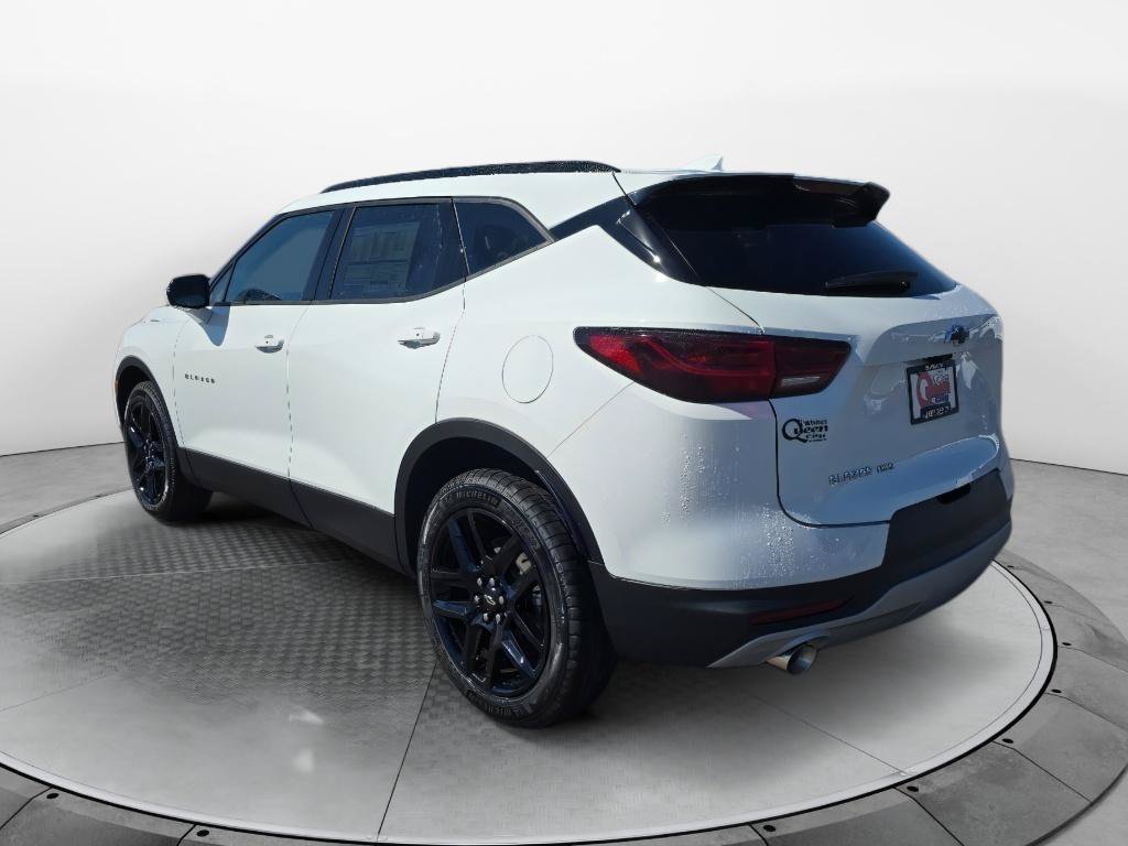 New 2026 Chevrolet Blazer LT w/ Sound & Technology Package AWD/4WD image 3