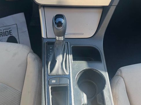 Used 2015 Hyundai Sonata SE w/ Option Group 09 FWD image 12