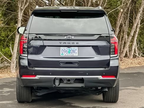Used 2025 Chevrolet Tahoe LS AWD/4WD image 4