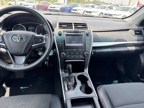 Used 2017 Toyota Camry SE FWD image 20