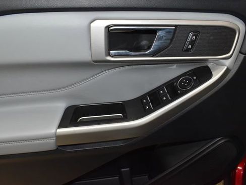 Used 2021 Ford Explorer XLT w/ Equipment Group 202A image 29