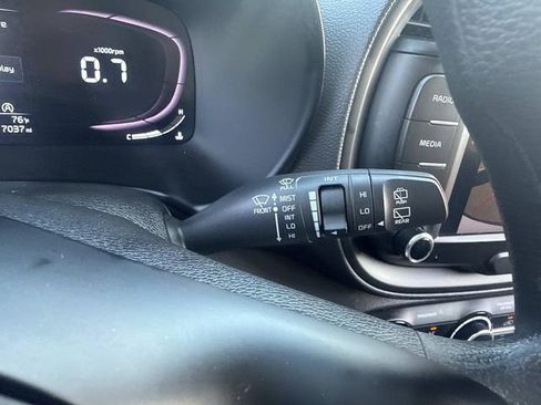 Used 2023 Kia Soul LX image 30