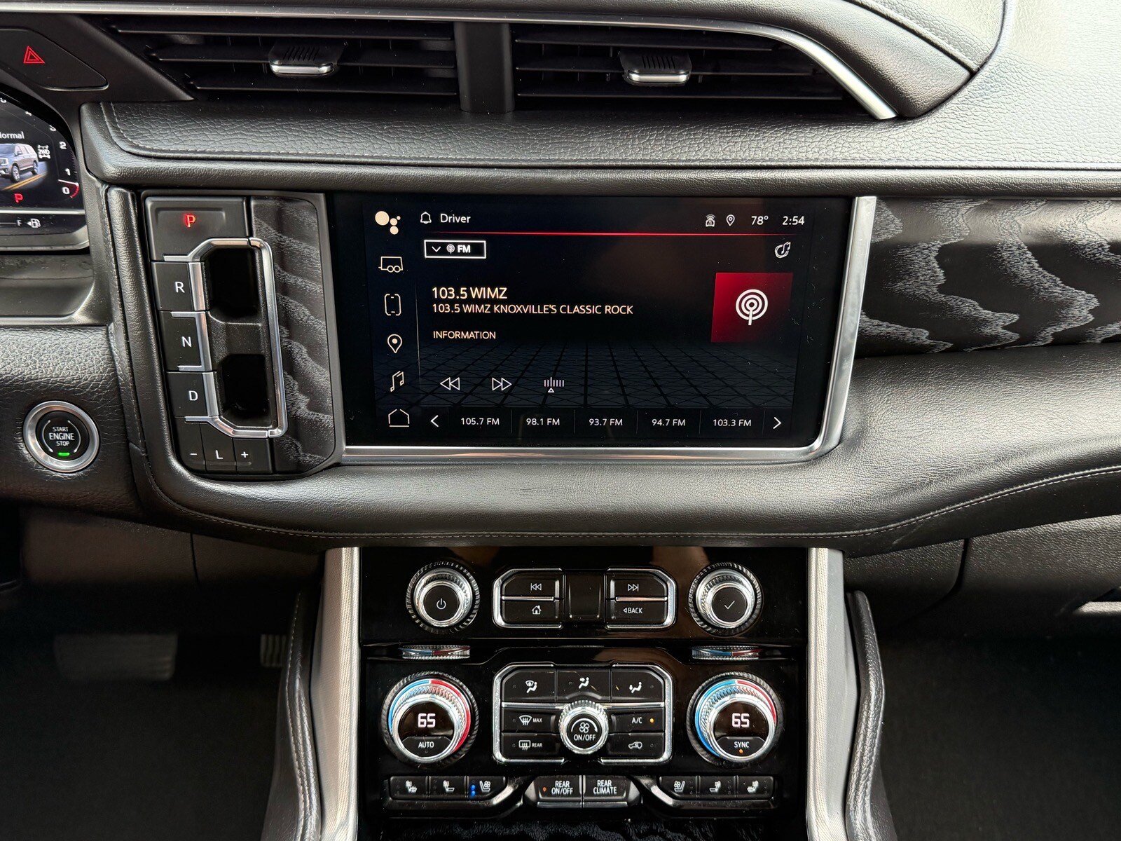 Used 2023 GMC Yukon Denali AWD/4WD image 18