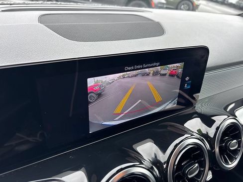 Used 2023 Mercedes-Benz GLB 250 4MATIC image 21