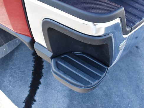 Used 2023 Ford F250 Lariat w/ Chrome Package image 35