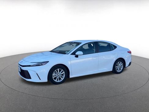 Used 2025 Toyota Camry LE image 8