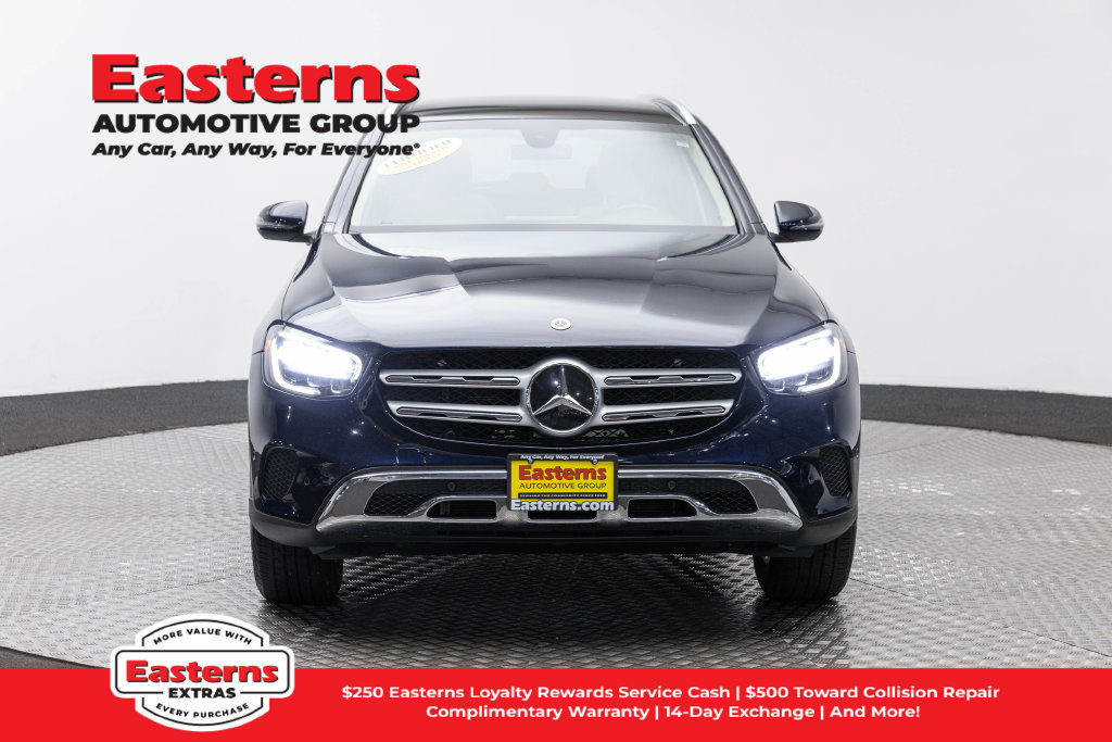 Used 2021 Mercedes-Benz GLC 300 4MATIC image 3