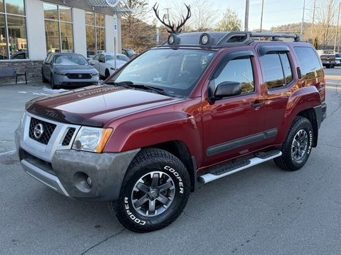 Used 2015 Nissan Xterra PRO-4X w/ Pro-4x Leather Package image 1
