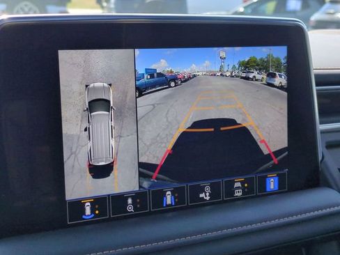 Used 2023 GMC Yukon AT4 w/ AT4 Premium Package image 17