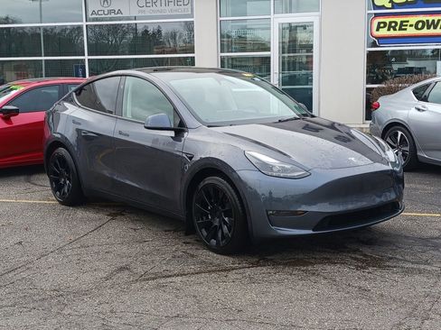 Used 2023 Tesla Model Y Long Range image 1
