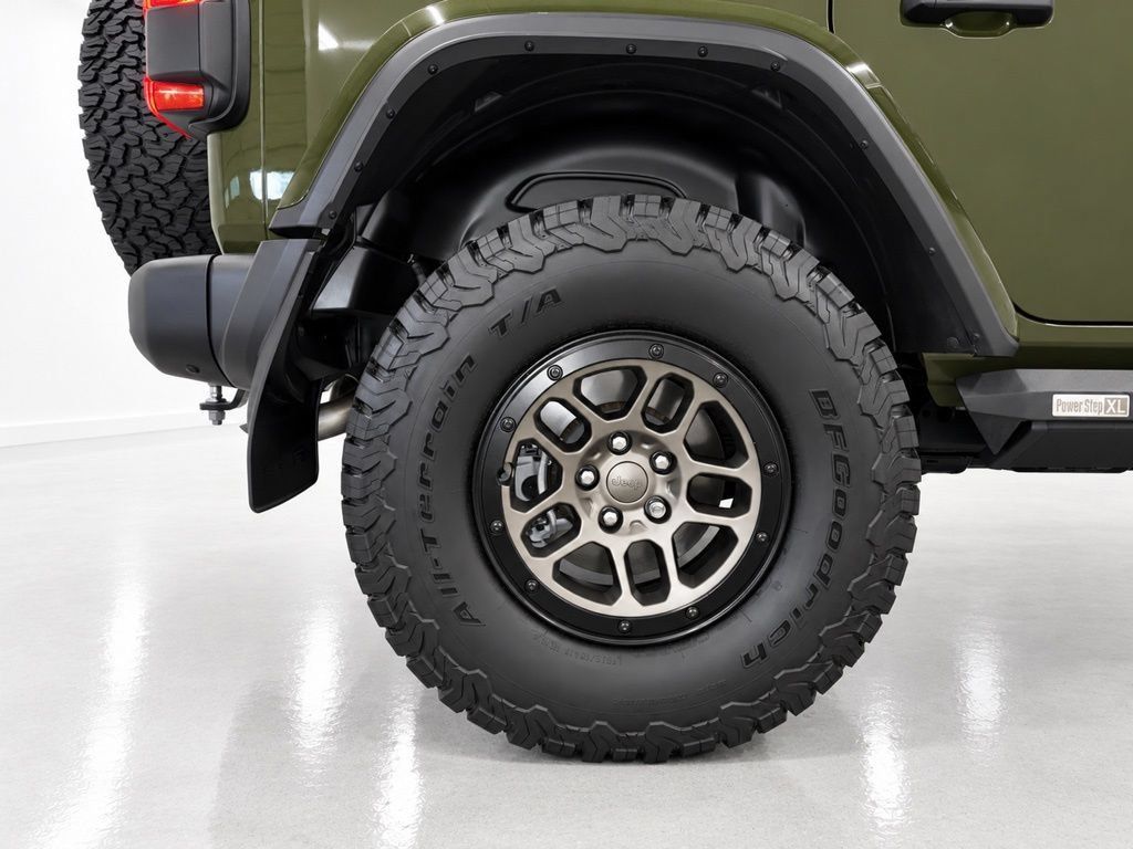 Used 2023 Jeep Wrangler Unlimited Rubicon 392 w/ Xtreme Recon 35" Tire Package AWD/4WD image 11