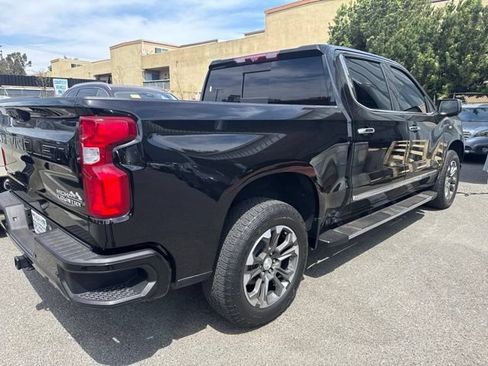 Used 2022 Chevrolet Silverado 1500 High Country w/ Technology Package AWD/4WD image 9