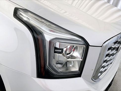 Used 2020 GMC Yukon Denali image 12