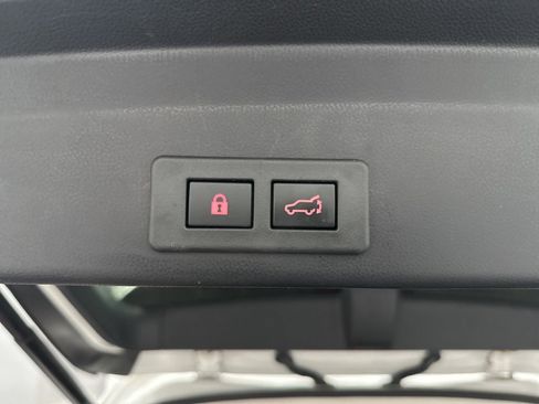 Used 2022 Subaru Ascent Touring image 46