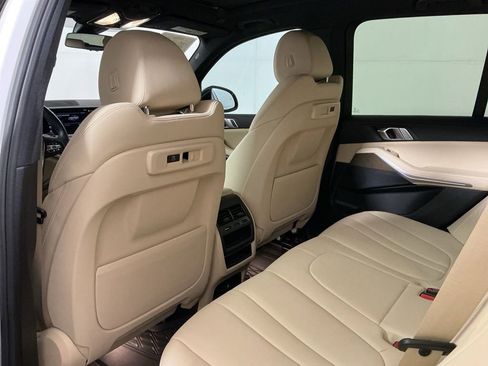 Used 2019 BMW X5 xDrive40i AWD/4WD image 25