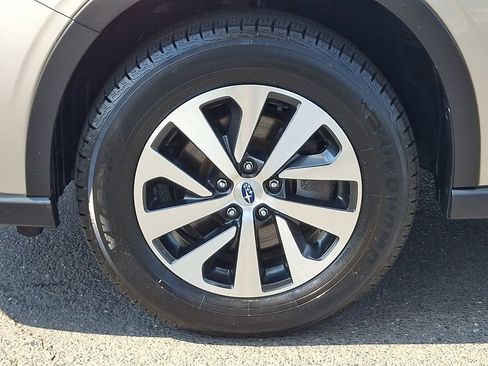 Used 2020 Subaru Outback Premium w/ Popular Package #1 AWD/4WD image 8
