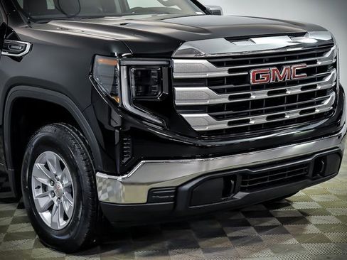 New 2025 GMC Sierra 1500 SLE w/ Preferred Package image 2