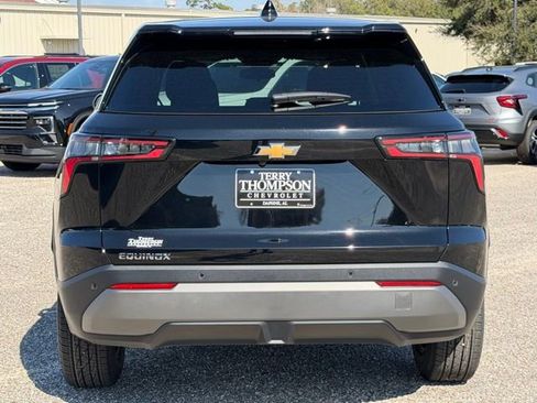 New 2026 Chevrolet Equinox LT image 3