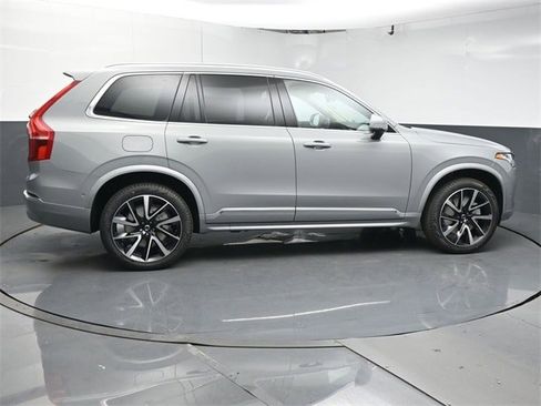 New 2025 Volvo XC90 B5 Plus w/ Protection Package Premier image 8
