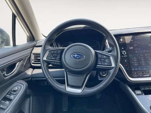 Used 2025 Subaru Outback Premium AWD/4WD image 12