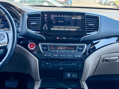 Used 2019 Honda Pilot Touring image 12